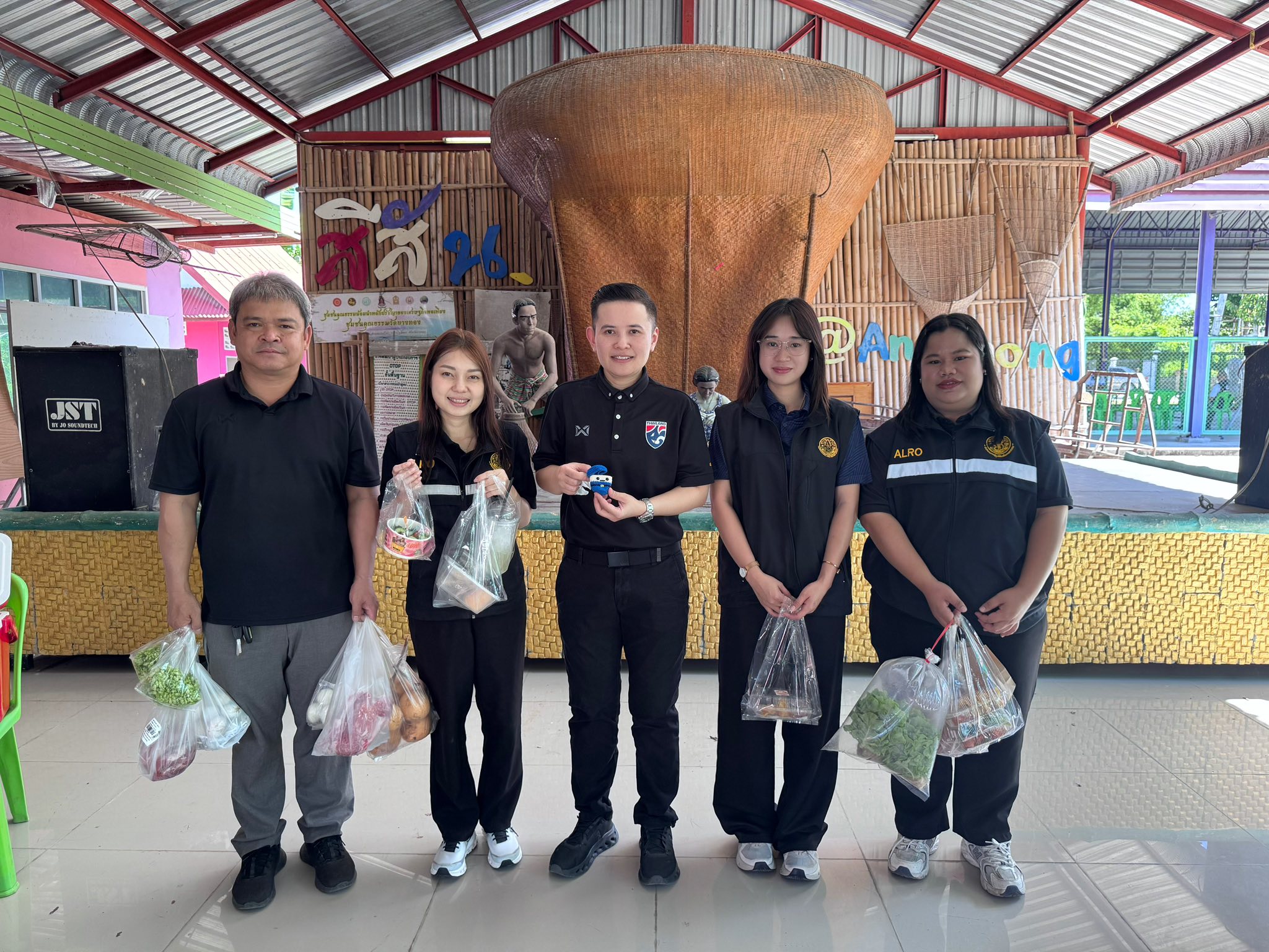title - ไทยช่วยไทย ลดภาระ ลดค่าครองชีพ! โครงการจำหน่ายสินค้าราคาประหยัด เพื่อช่วยเหลือและบรรเทาภาระค่าครองชีพให้กับพี่น้องประชาชนในพื้นที่